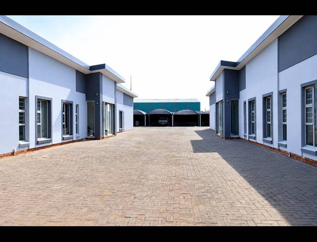 546M² BUSINESS TO LET IN VAALPARK